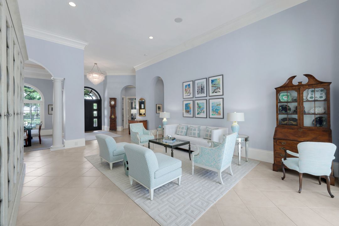 2048 Isla Vista Ln, Naples, FL 34105