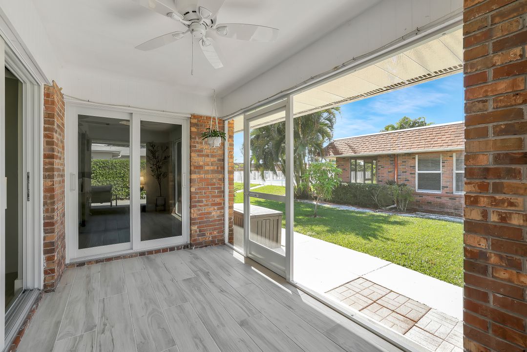 2710 Arbutus St, Naples, FL 34112