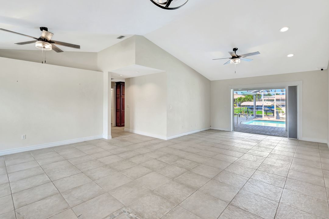 5012 SW 8th Pl, Cape Coral, FL 33914