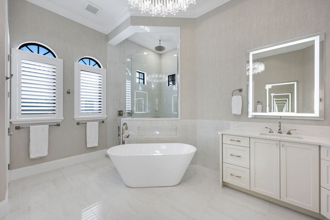 4262 Deephaven Ln, Naples, FL 34119