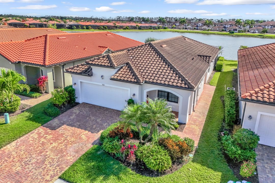 1603 Santiago Cir, Naples, FL 34113