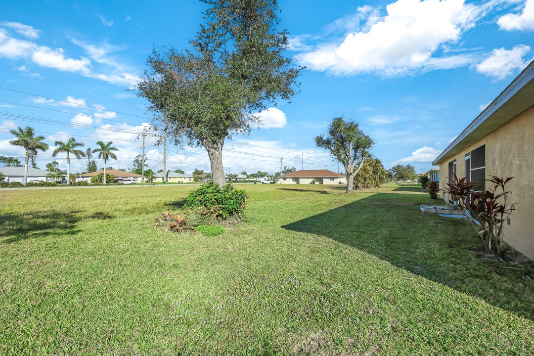 3020 SE Santa Barbara Pl, Cape Coral, FL 33904