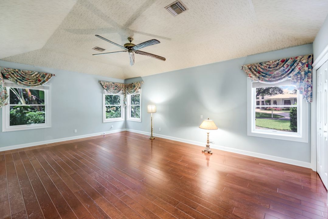 675 Murex Dr, Naples, FL 34102