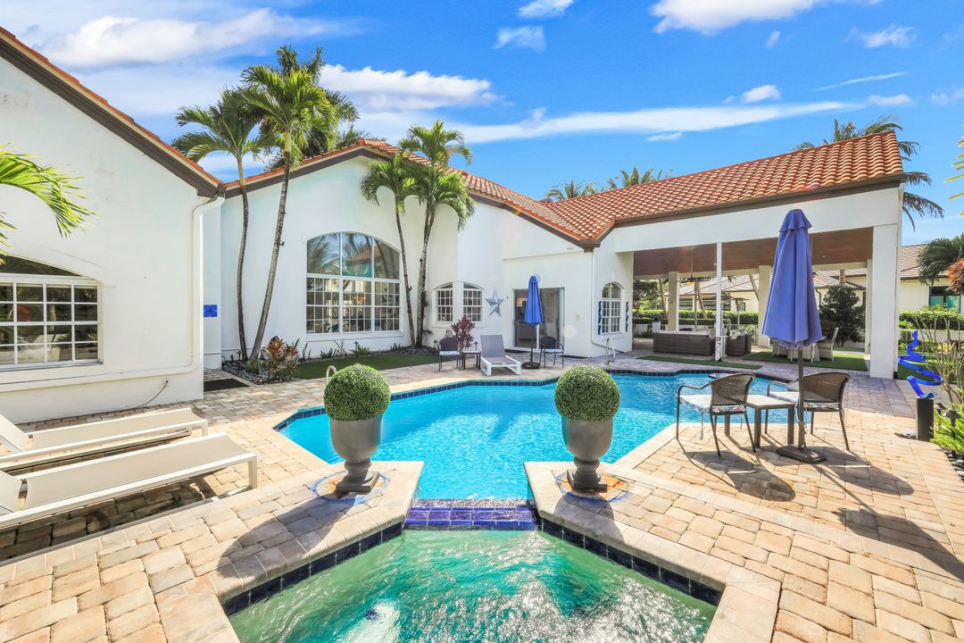 4401 Pond Apple Dr S, Naples, FL 34119