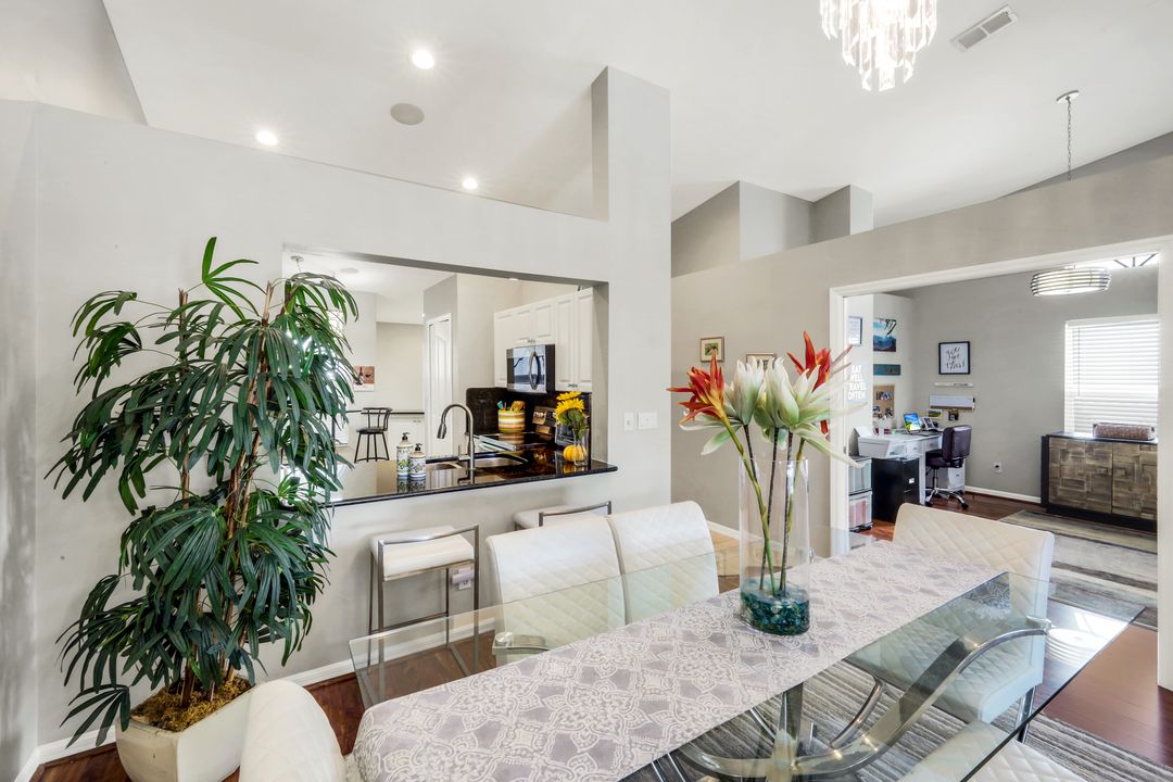 2150 Stacil Cir, Naples, FL 34109