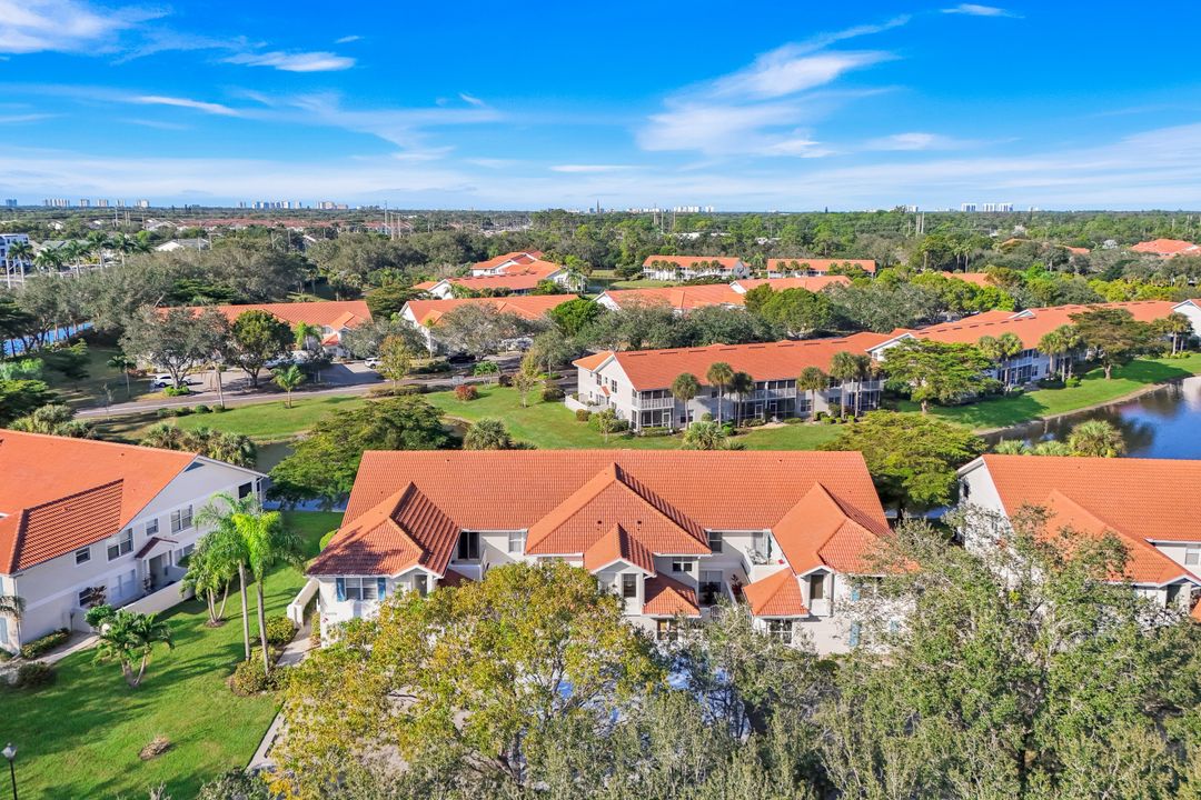 5070 Cedar Springs Dr #203, Naples, FL 34110