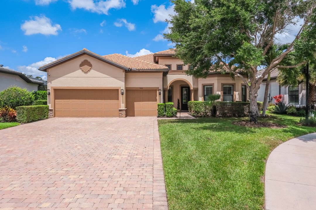 9403 Surfbird Ct, Naples, FL 34120