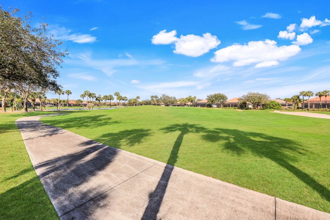 11925 Heather Woods Ct, Naples, FL 34120