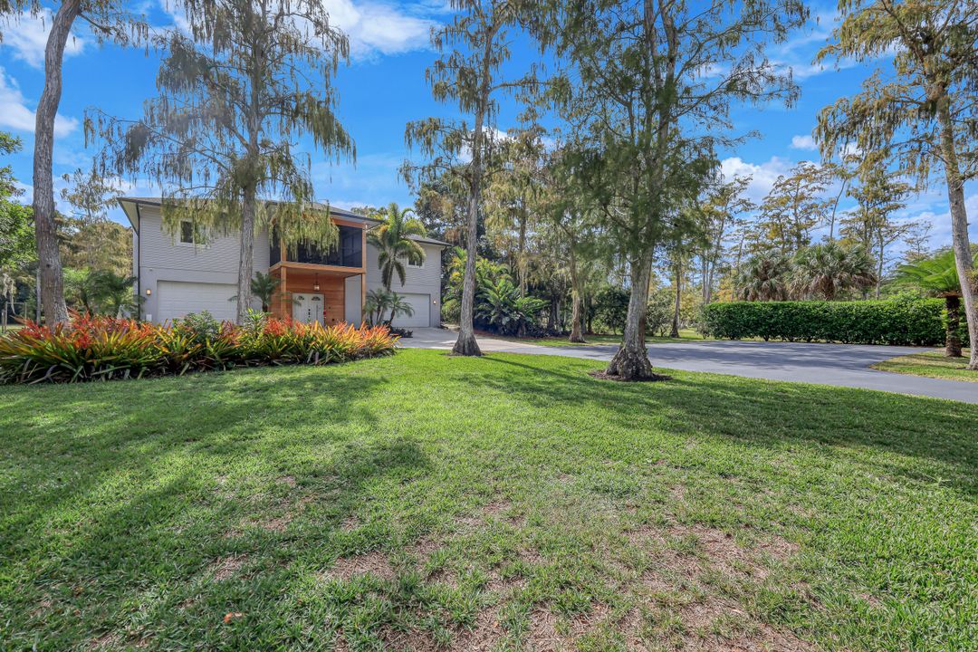 6036 Cedar Tree Ln, Naples, FL 34116