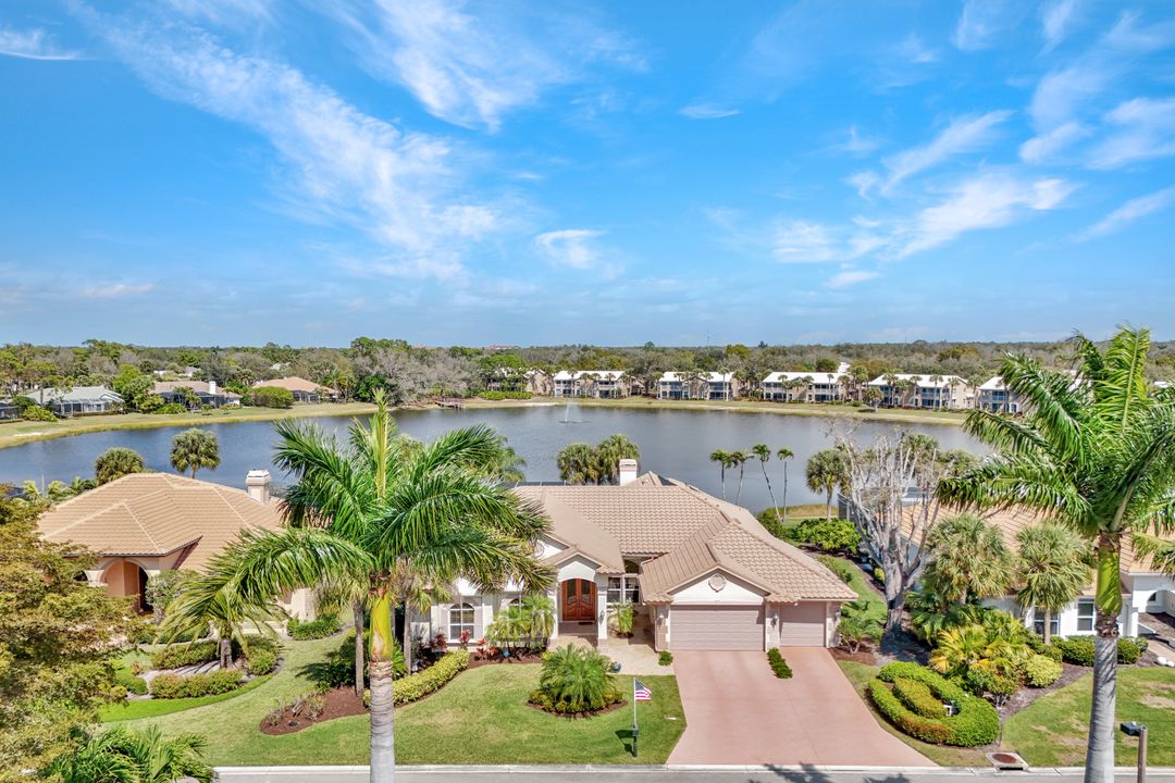 3750 Lakemont Dr, Bonita Springs, FL 34134