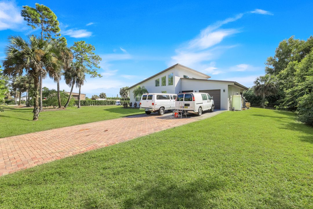 5630 Copper Leaf Ln, Naples, FL 34116