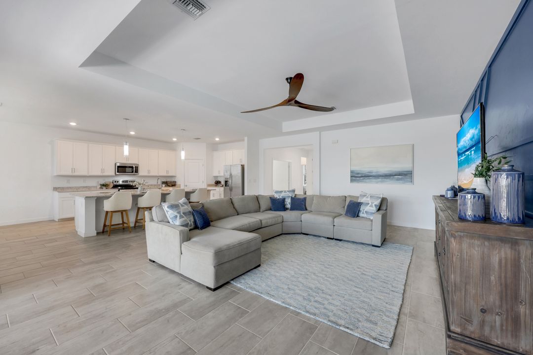 11477 Canopy Loop, Fort Myers, FL 33913