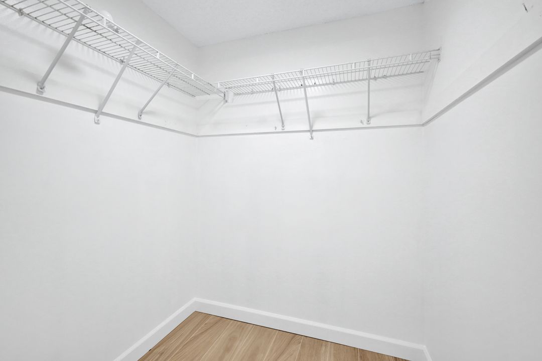 2880 Gulf Shore Blvd N #107, Naples, FL 34103