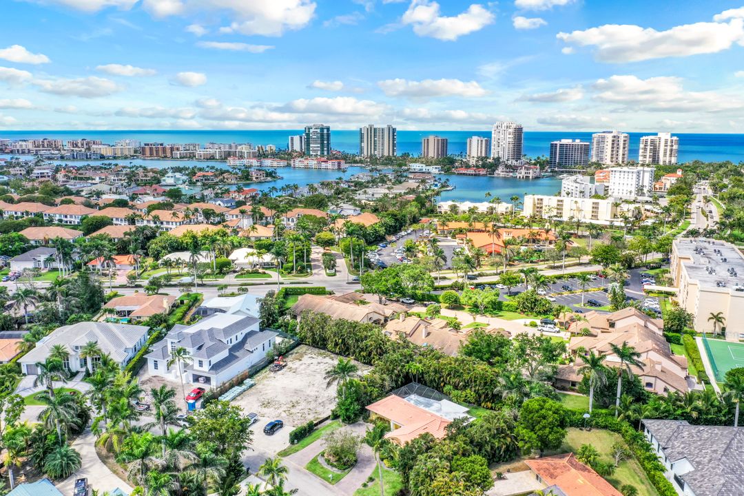 723 Willowhead Dr, Naples, FL 34103