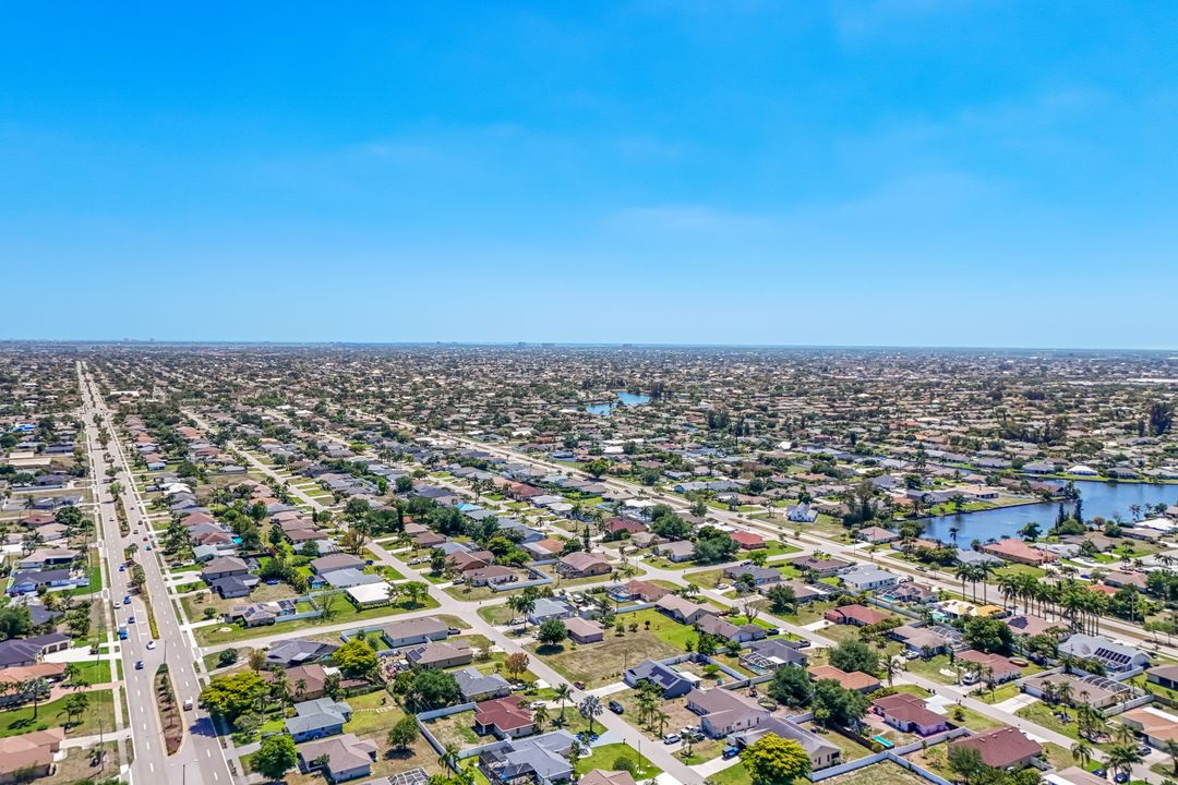 2004 SE 8th Ave, Cape Coral, FL 33990