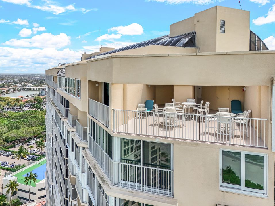 4041 Gulf Shore Blvd N #PH-6, Naples, FL 34103