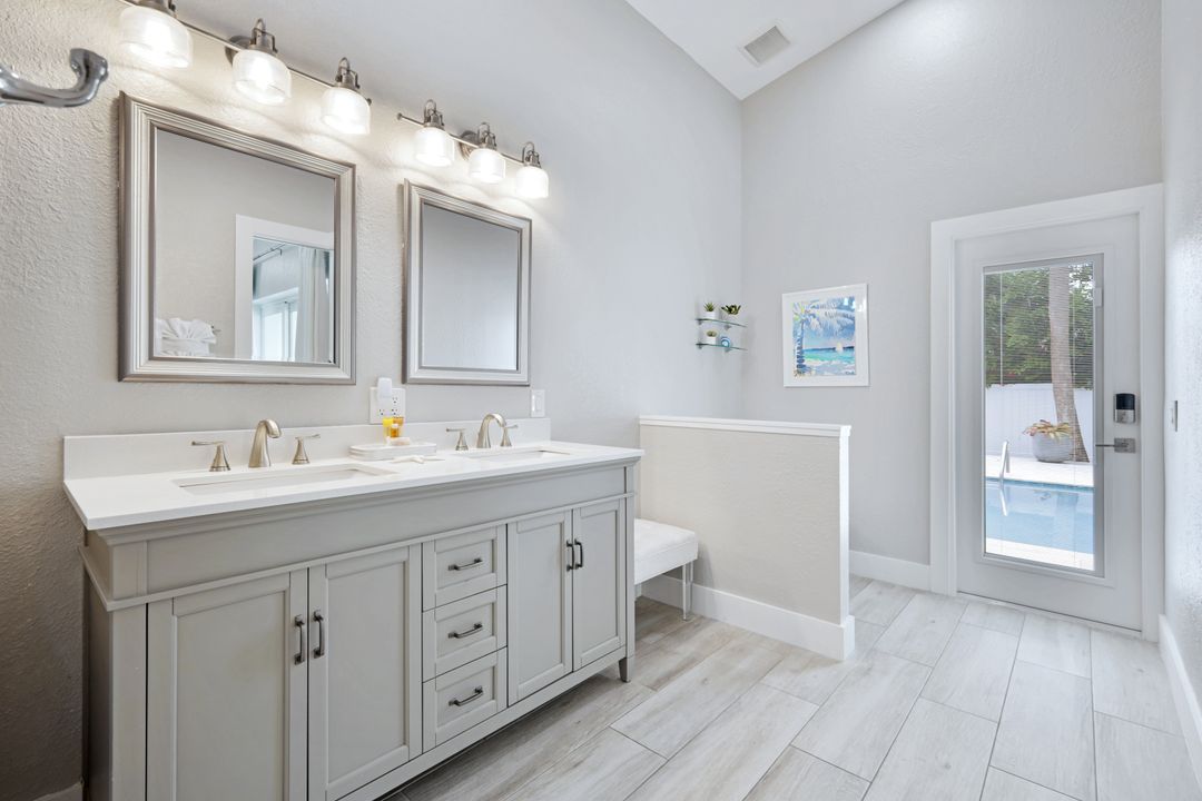 820 102nd Ave N, Naples, FL 34108