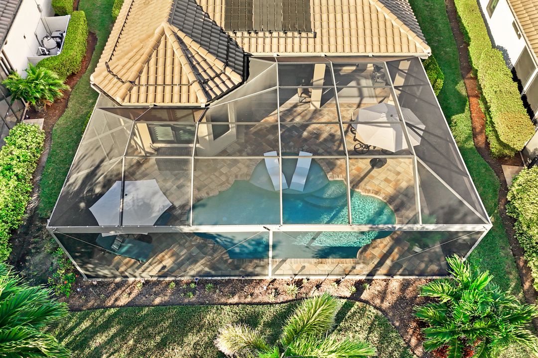 9368 Terresina Dr, Naples, FL 34119