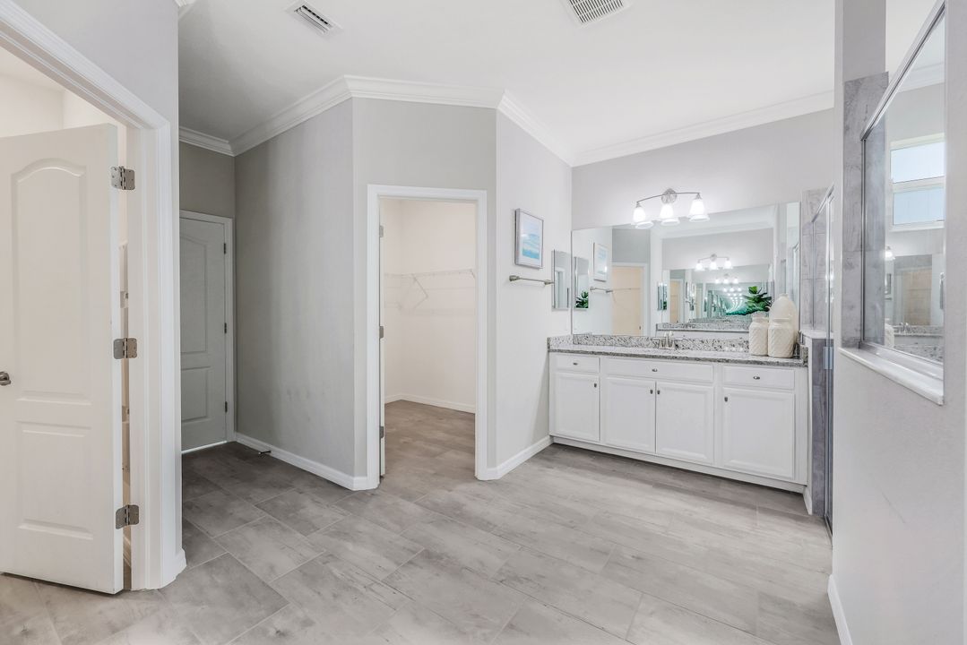 2366 Tangerine Ln, Naples, FL 34120