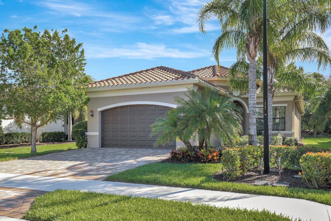 4462 Crimson Ave, Naples, FL 34119