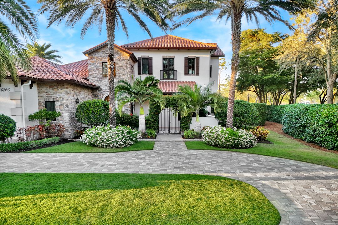 16725 Prato Way, Naples, FL 34110