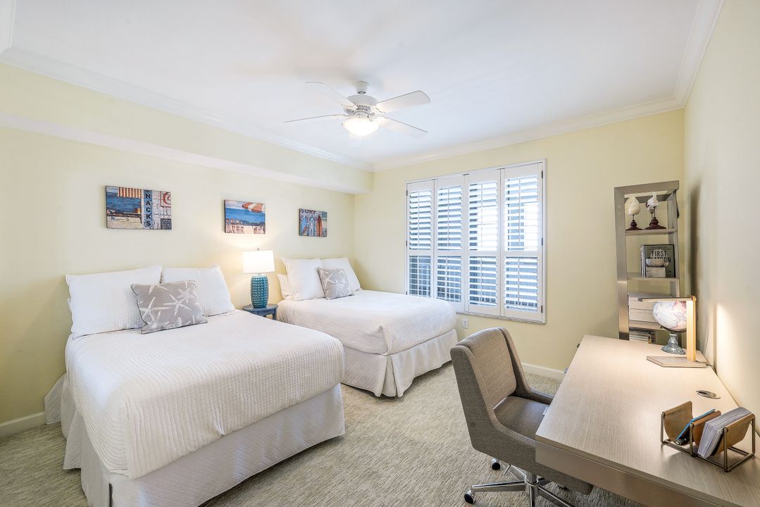 315 Dunes Blvd #PH-6, Naples, FL 34110