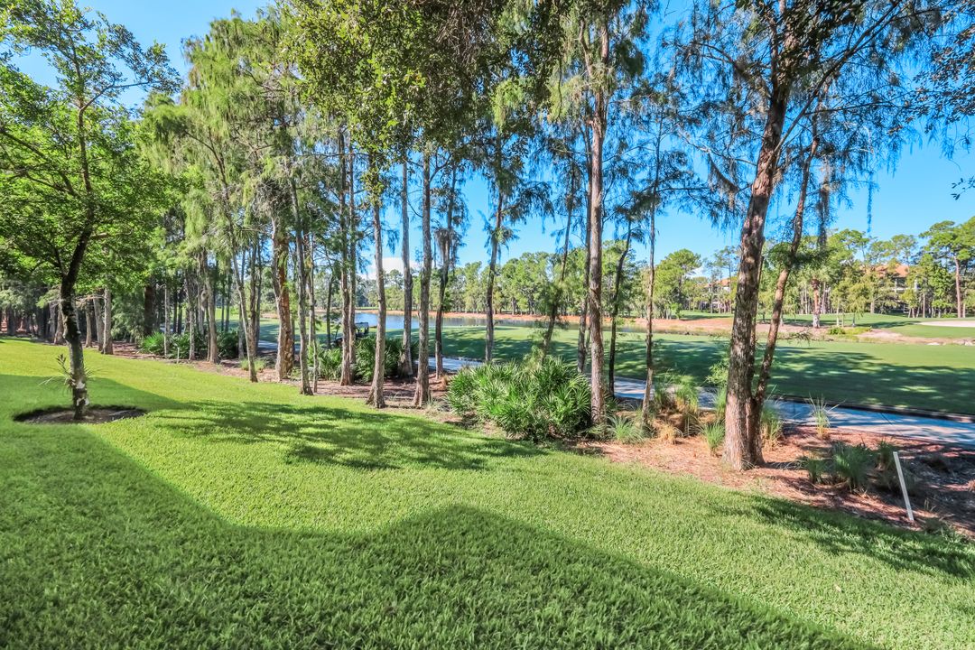 8265 Danbury Blvd #203, Naples, FL 34120