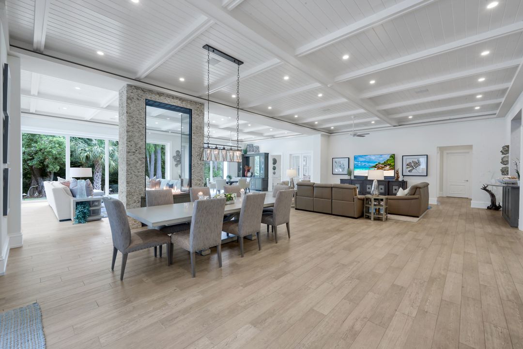 3150 Dahlia Way, Naples, FL 34105