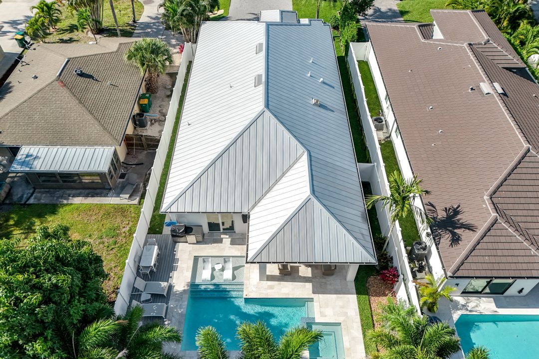 715 102nd Ave N, Naples, FL 34108