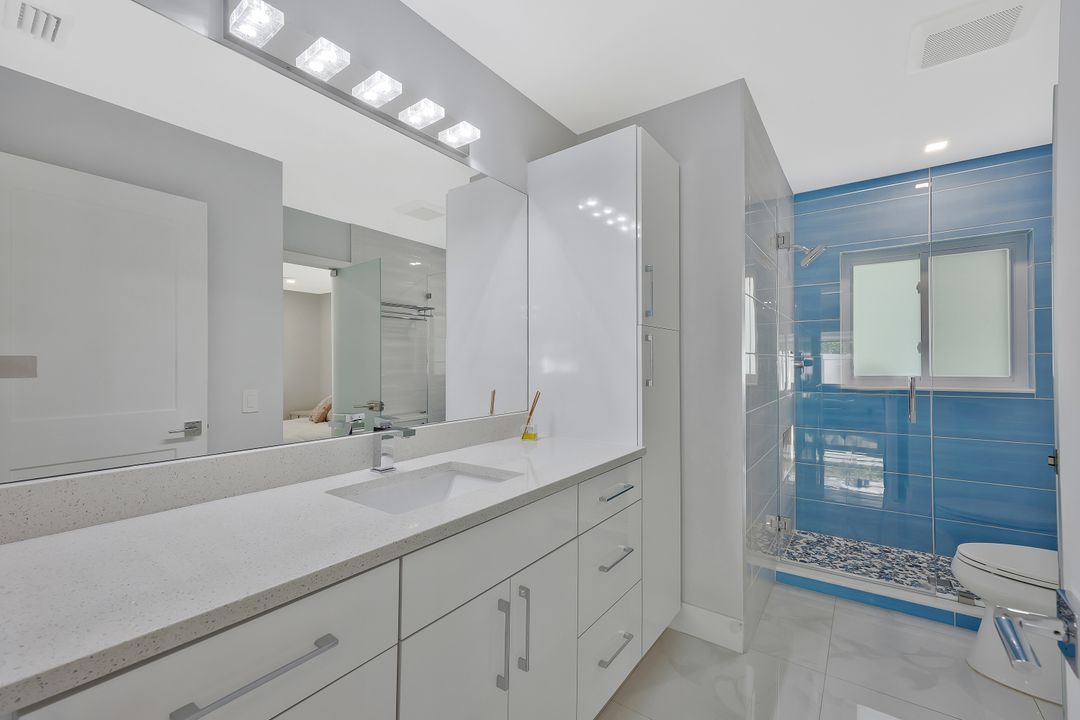 532 103rd Ave N, Naples, FL 34108