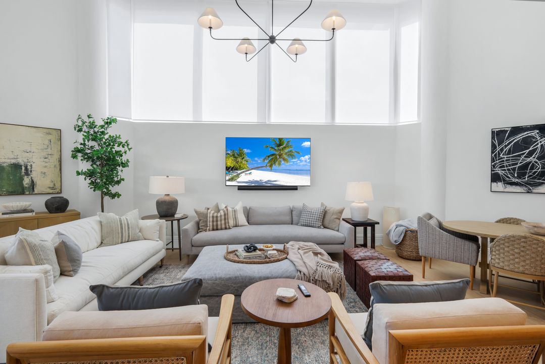 4041 Gulf Shore Blvd N #109, Naples, FL 34103