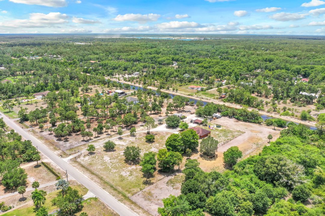 221 10th St SE, Naples, FL 34117