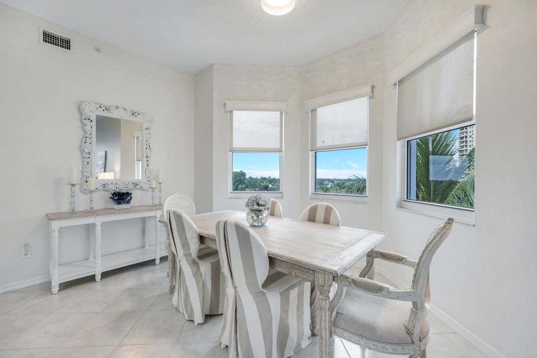 460 Launch Cir #PH06, Naples, FL 34108