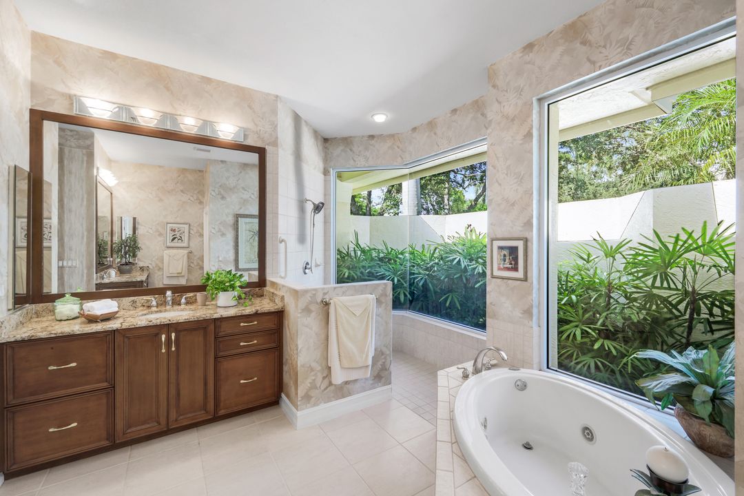 10005 Idle Pine Ln, Estero, FL 34135