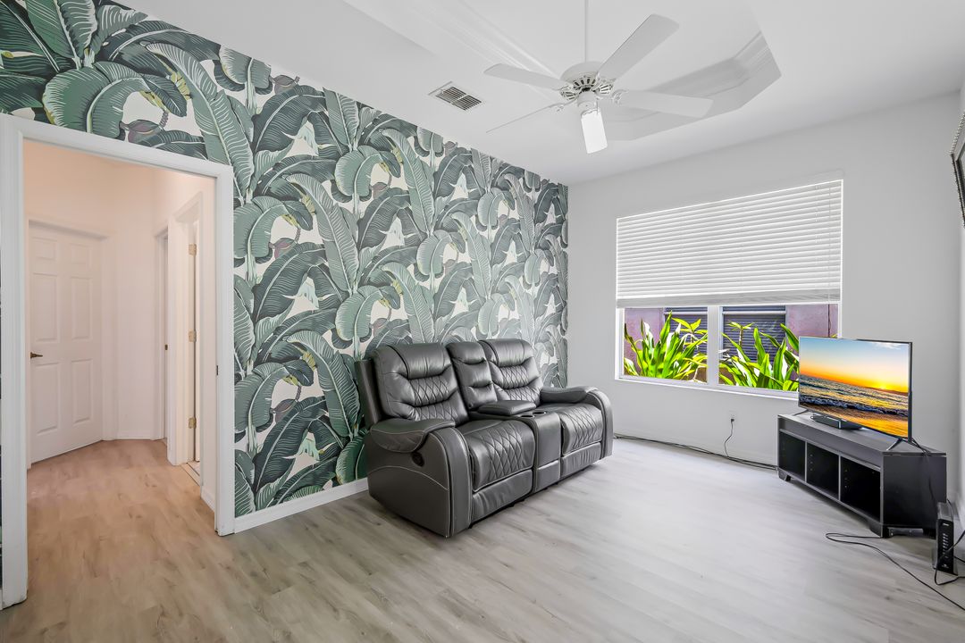 6785 Berwick Pl, Naples, FL 34104