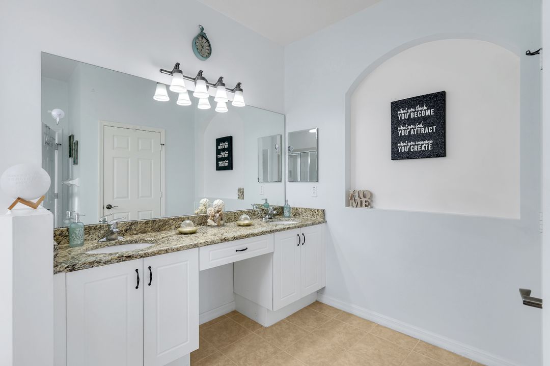 15239 Summit Pl Cir, Naples, FL 34119