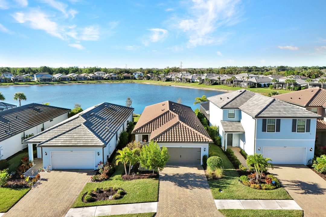 2171 Yellowfin Cir, Naples, FL 34114