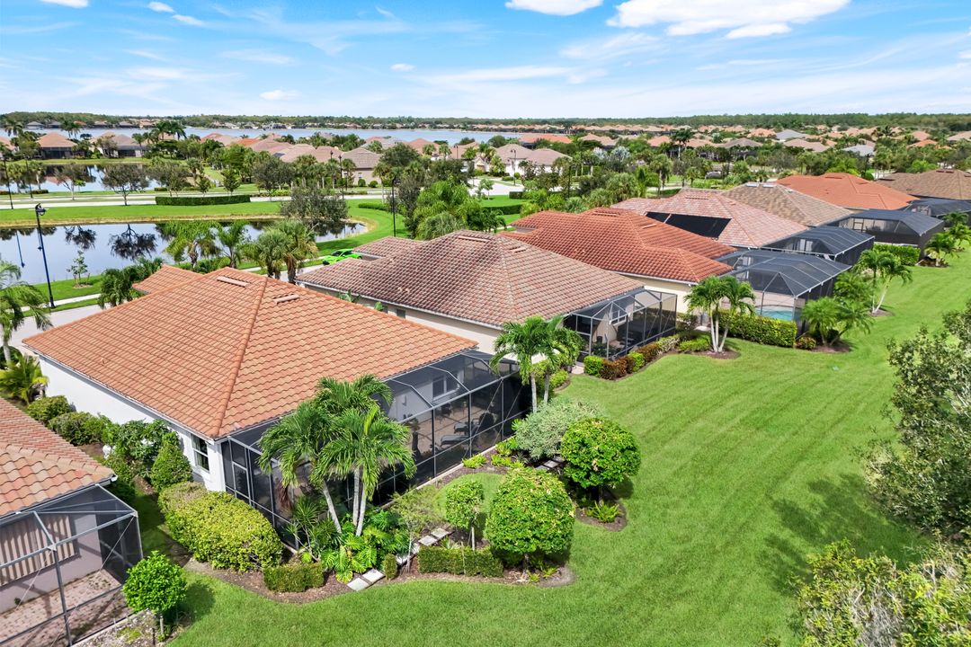 9090 Limestone Ln, Naples, FL 34120