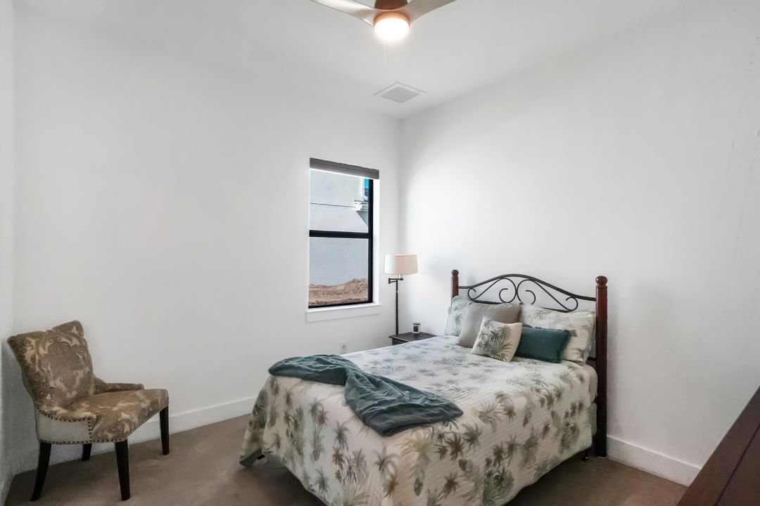 2428 Waterfront Cir, Sarasota, FL 34240