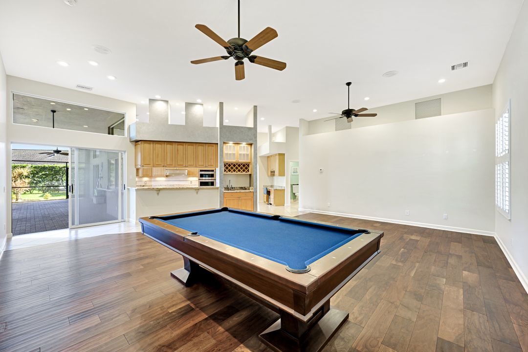 2035 Castle Garden Ln, Naples, FL 34110