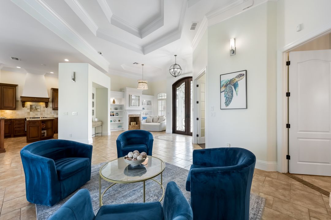 466 Clifton Ct, Marco Island, FL 34145