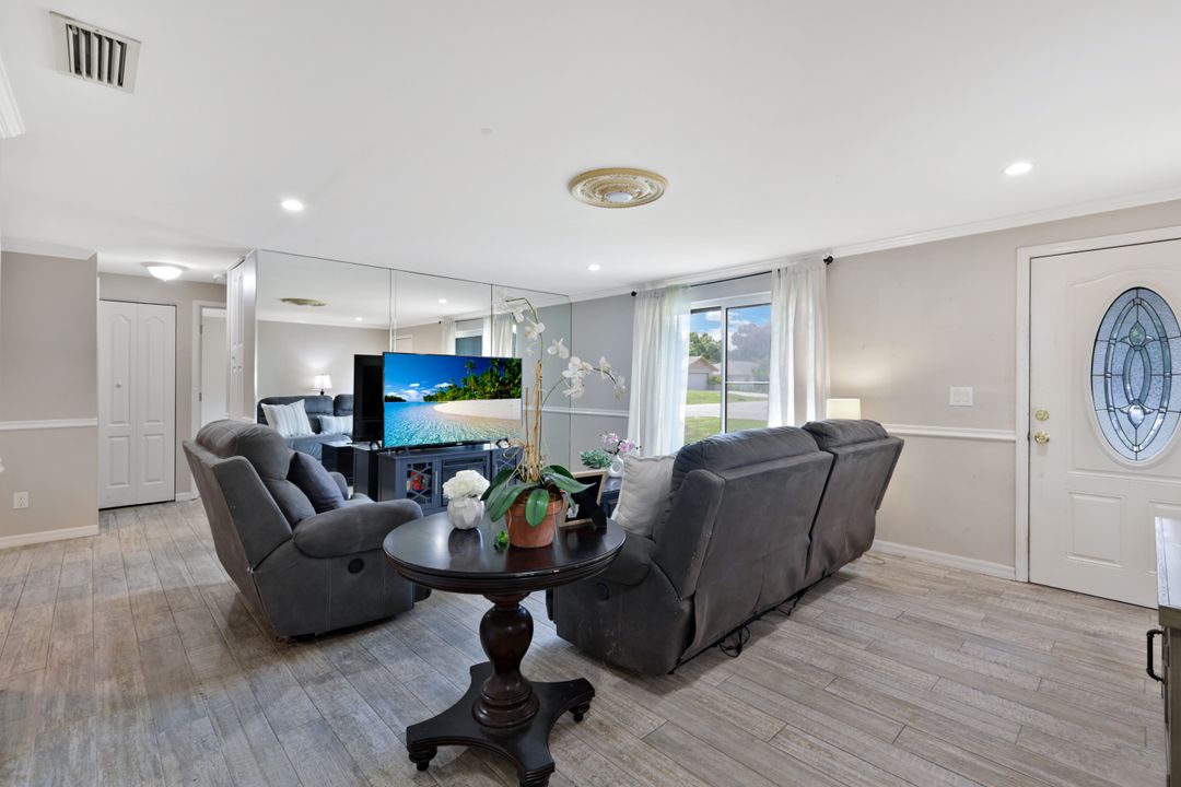 8110 Valencia Rd, Fort Myers, FL 33967