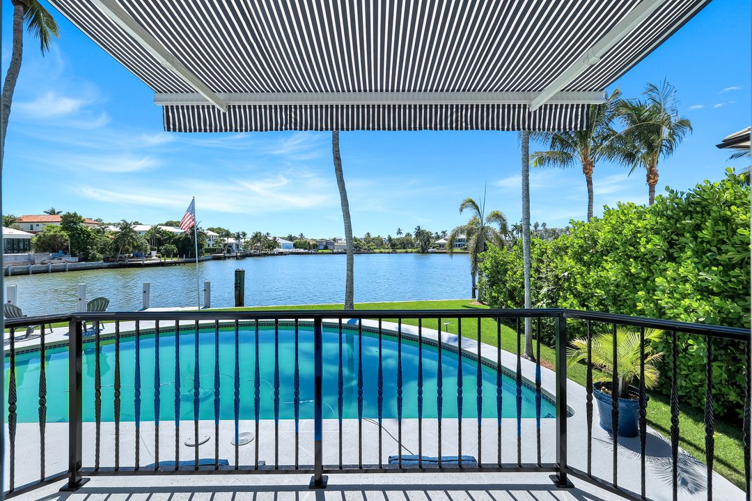 400 Springline Dr, Naples, FL 34102