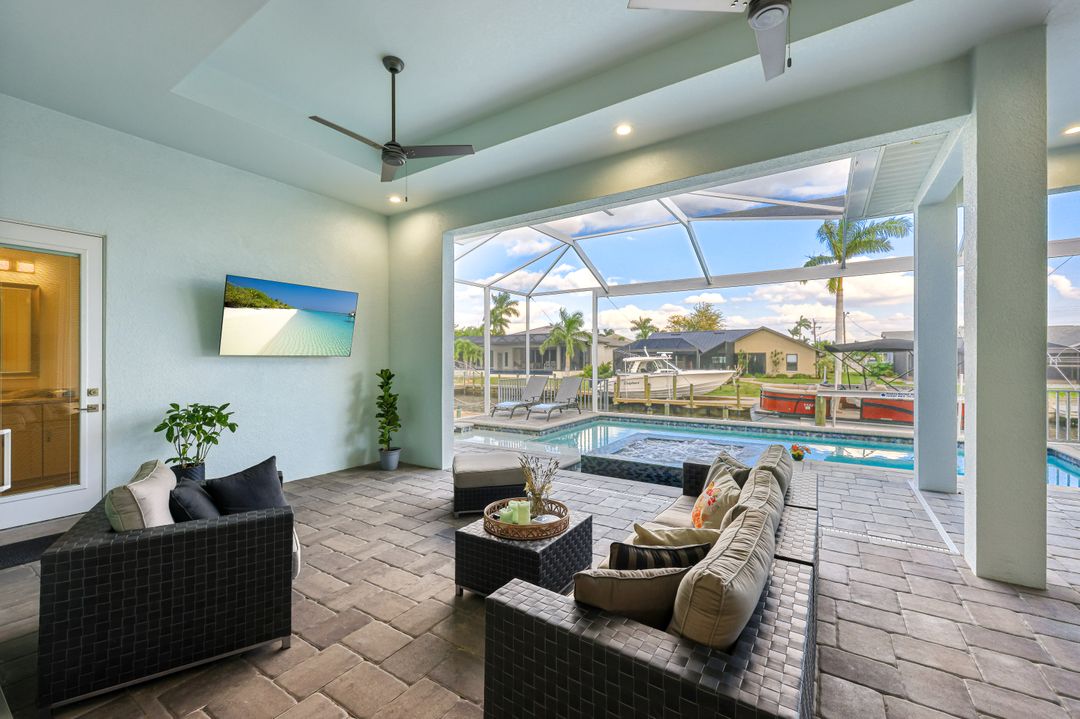 5317 SW 8th Pl, Cape Coral, FL 33914