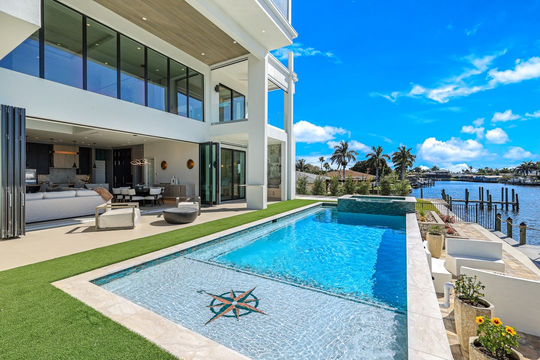 5384 Colonade Ct, Cape Coral, FL 33904