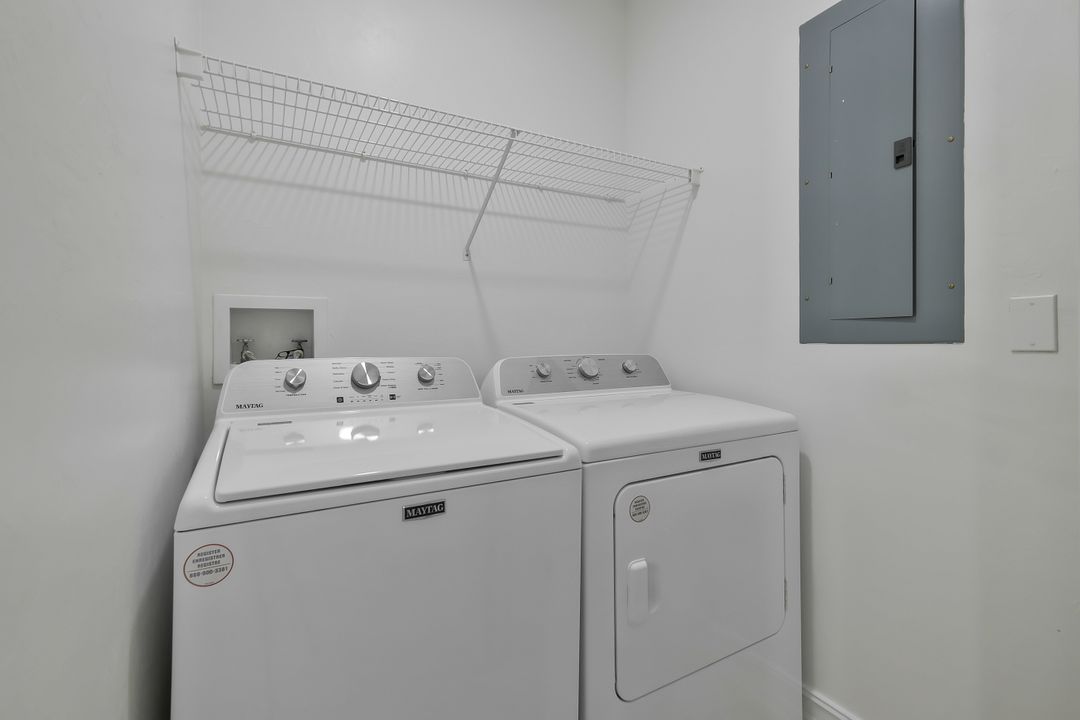 1855 Les Chateaux Blvd #201, Naples, FL 34109