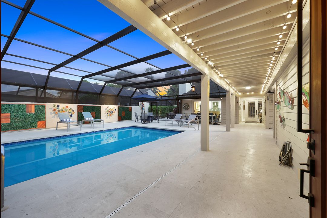 370 Edgemere Way N, Naples, FL 34105