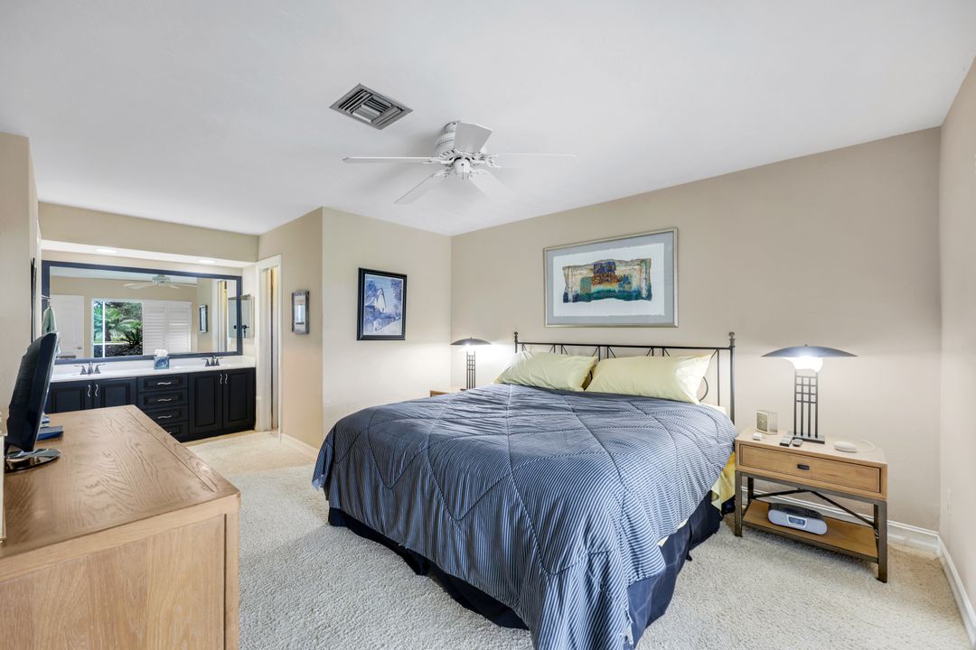 211 Pine Valley Cir, Naples, FL 34113