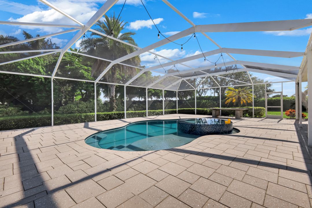 2545 Ashbury Cir, Cape Coral, FL 33991