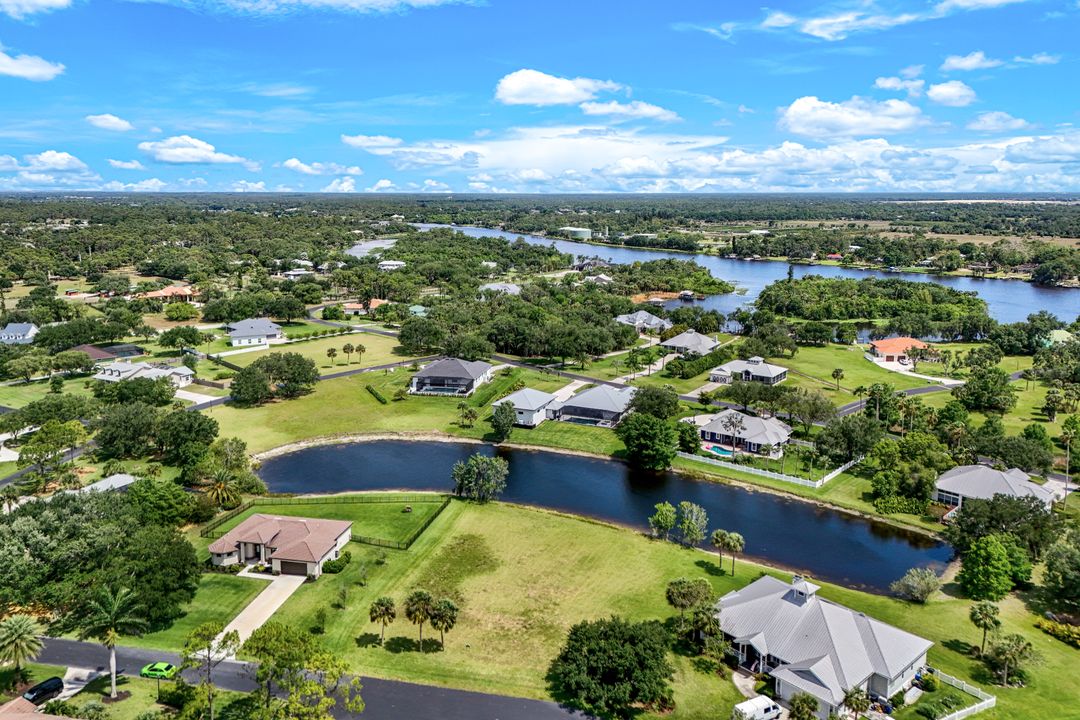 16620 Willow Point Ct, Alva, FL 33920